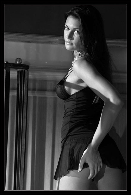 Angelika - Fotomodella di Roma (Italia) disponibile per foto fashion, moda mare, intimo, trasparenze, glamour, topless e bodypainting.