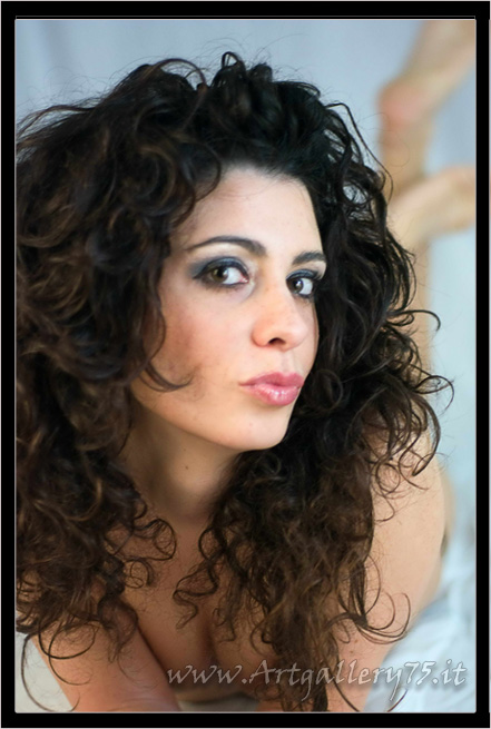 Elisa F. - Fotomodella di Pisa (Toscana) disponibile per foto fashion, moda mare, intimo, glamour e bodypainting.