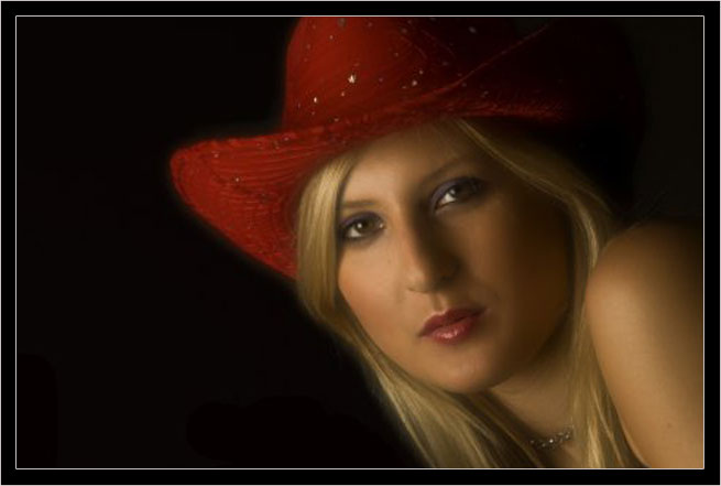 Alessandra P. disponibile per foto fashion, moda mare, intimo, glamour e trasparenze.