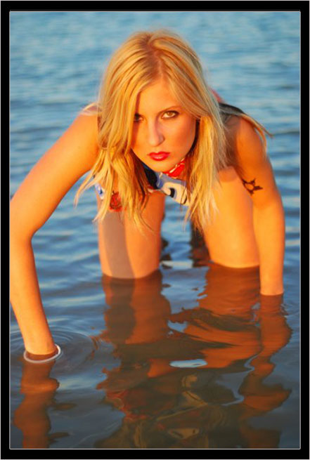 Alessandra P. disponibile per foto fashion, moda mare, intimo, glamour e trasparenze.