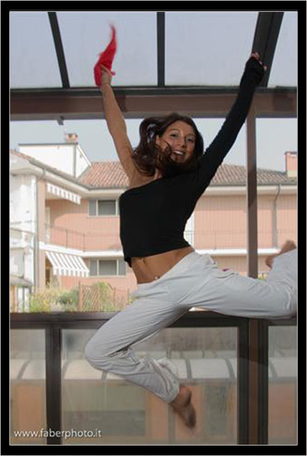Alice - Fotomodella di Bra (Cuneo) disponibile per foto fashion, moda mare, intimo, trasparenze, glamour, topless e nudo artistico.