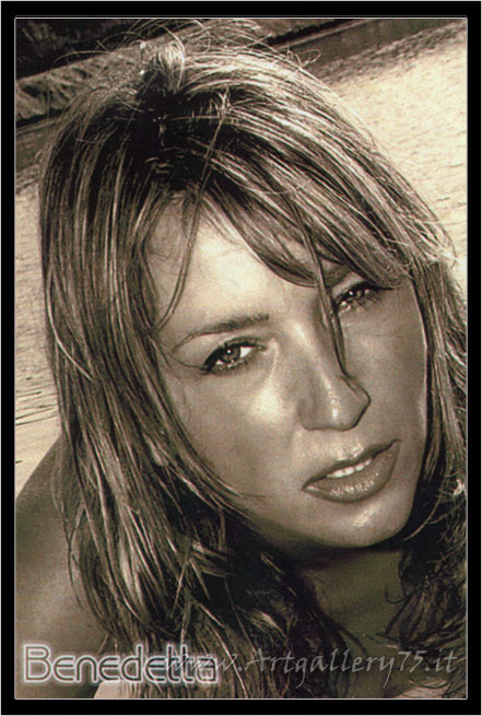 Benedicte - Fotomodella di Lucca (Toscana) disponibile per foto fashion e moda mare.