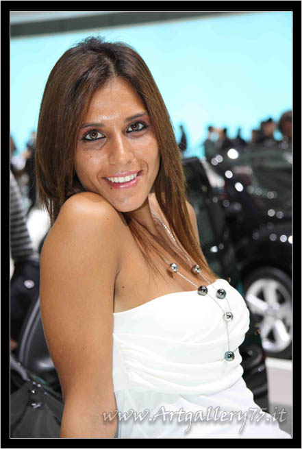 Daniela B. - Fotomodella di Ferrara (Emilia Romagna) disponibile per foto fashion, moda mare ed intimo.