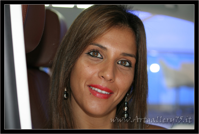 Daniela B. - Fotomodella di Ferrara (Emilia Romagna) disponibile per foto fashion, moda mare ed intimo.