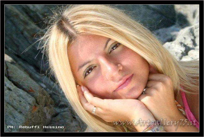 Daniela C. - Fotomodella di Genova (Liguria) disponibile per foto fashion e moda mare.