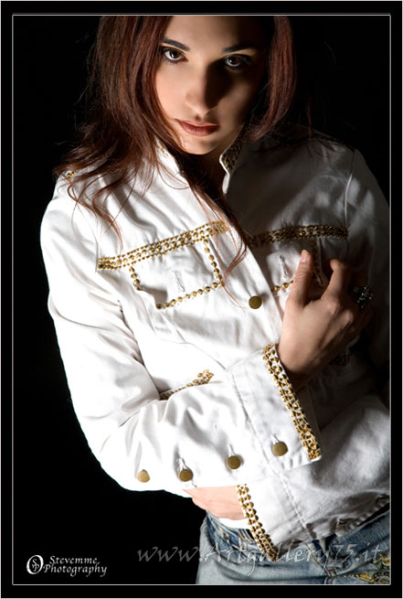 Elena C. - Fotomodella italiana di Torino disponibile per foto fashion, intimo, trasparenze e glamour.