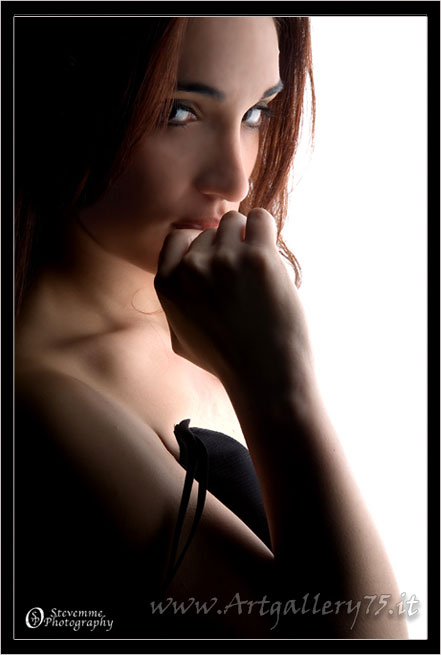 Elena C. - Fotomodella italiana di Torino disponibile per foto fashion, intimo, trasparenze e glamour.
