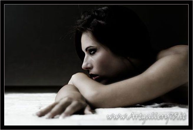 Elena G. - Fotomodella di Mantova (Lombardia) disponibile per foto fashion, moda mare, intimo, trasparenze e glamour.