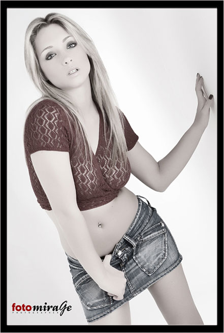 Erika M. - Fotomodella di Padova (Veneto) - Disponibile per foto fashion, moda mare, intimo, glamour e trasparenze.