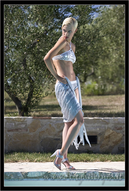 Francesca C. - Fotomodella di Torino (Piemonte) disponibile per foto fashion, moda mare, intimo, trasparenze e glamour.