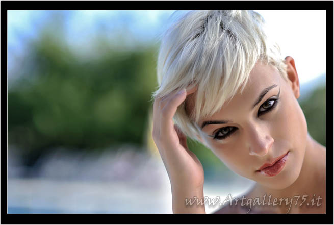 Francesca C. - Fotomodella di Torino (Piemonte) disponibile per foto fashion, moda mare, intimo, trasparenze e glamour.