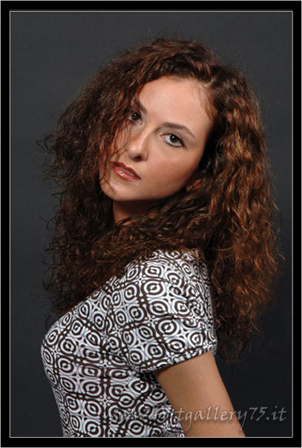 Germana - Fotomodella di Palermo (Sicilia) disponibile per foto fashion, moda mare, intimo, trasparenze, glamour e gothic dark.