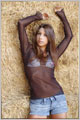 Alice - Fotomodella Italiana di Bra (CN). Disponibile per foto fashion, moda mare, intimo, trasparenze, galmour, topless e nudo artistico.