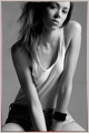 Lisa P. - Fotomodella italiana residente a Verona (Veneto). Disponibile per foto fashion, moda mare, intimo, glamour, trasparenze e bodypainting.