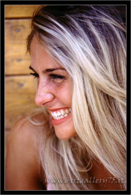 Irene M. - Fotomodella di Napoli (Campania) disponibile per foto fashion e moda mare.