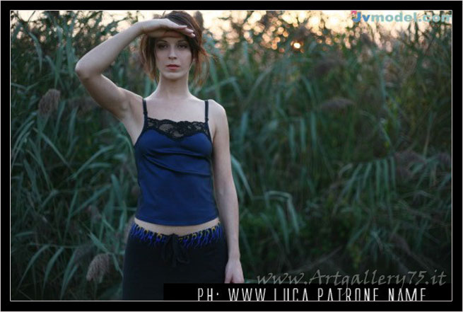 Jvmodel - Fotomodella italiana residente a Milano. Disponibile per fofo fashion, moda mare ed intimo.