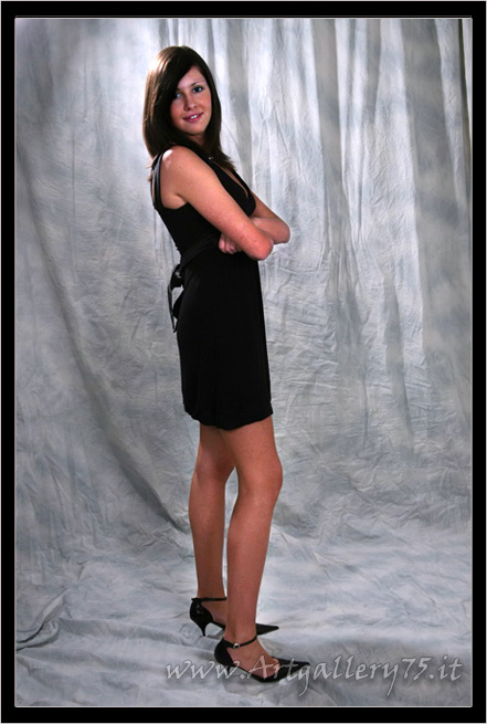 Laura M. - Fotomodella di Bologna (Emilia Romagna) disponibile per foto fashion e moda mare.