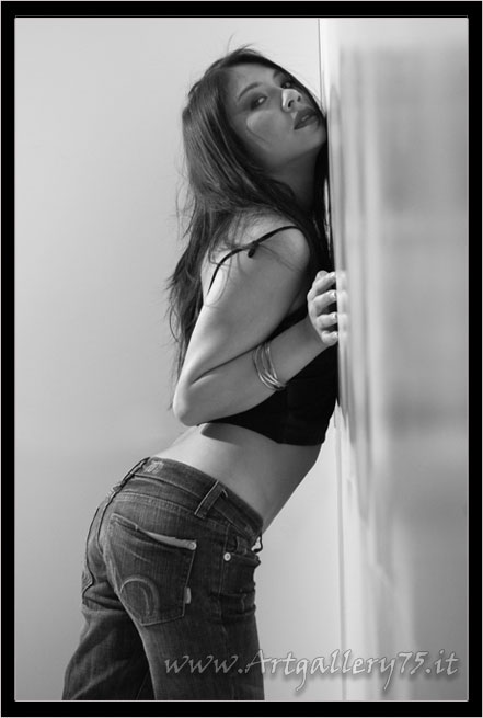 Marissa - Fotomodella di Firenze (Toscana) disponibile per foto fashion, moda mare, intimo, glamour e trasparenze.