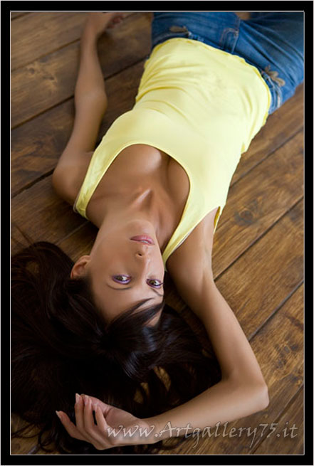 Martina C. - Fotomodella di Pisa (Toscana) disponibile per foto fashion, moda mare, intimo e trasparenze.
