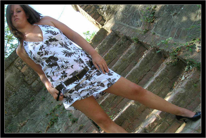 Rossella P. - Fotomodella di Grosseto (Toscana) disponibile per foto fashion e moda mare.