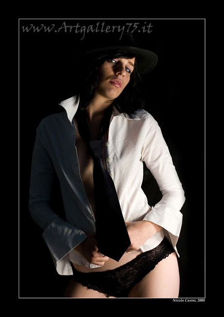 Roxana - Fotomodella di Montevarchi (Toscana) disponibile per foto fashion, moda mare, intimo e glamour.