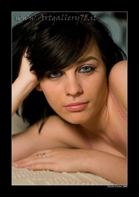 Roxana - Fotomodella di Montevarchi (Toscana) disponibile per foto fashion, moda mare, intimo e glamour.