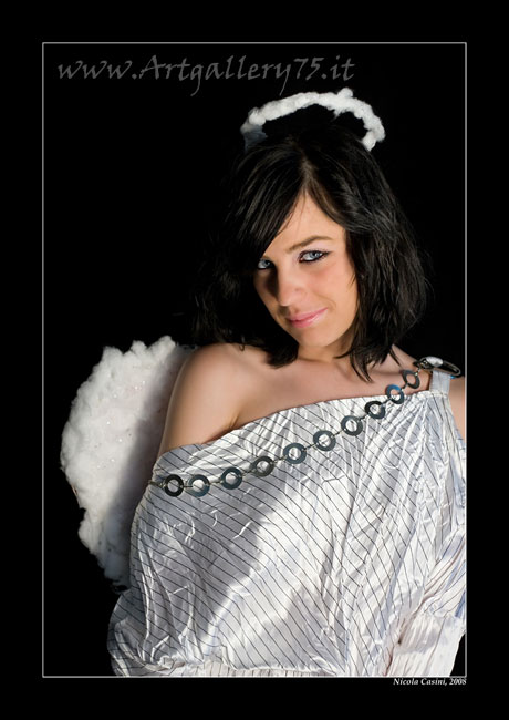 Roxana - Fotomodella di Montevarchi (Toscana) disponibile per foto fashion, moda mare, intimo e glamour.