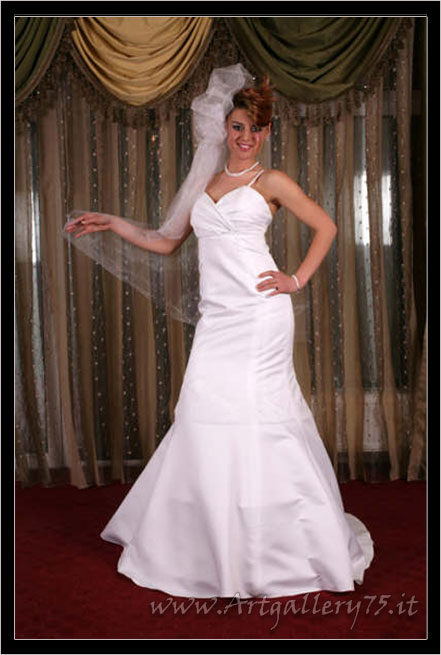 Silvana C. - Fotomodella di Graz (Austria) disponibile per foto fashion, moda mare, intimo, gotich dark e glamour.