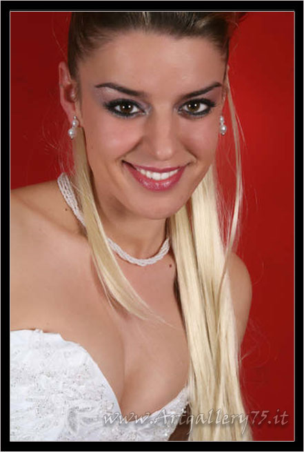 Silvana C. - Fotomodella di Graz (Austria) disponibile per foto fashion, moda mare, intimo, gotich dark e glamour.