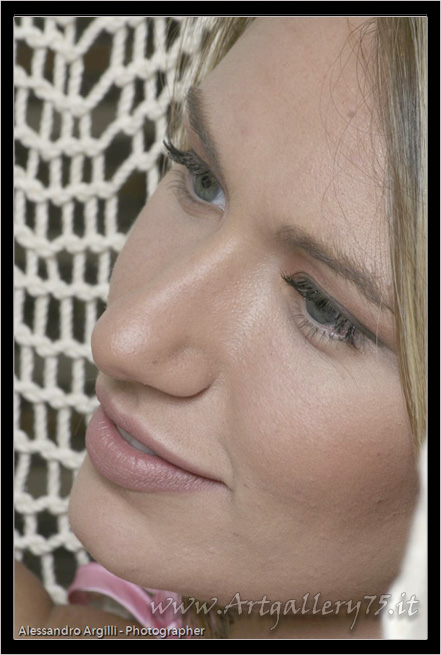 Tamy - Fotomodella di Roma (Lazio) disponibile per foto fashion, moda mare, intimo e glamour.