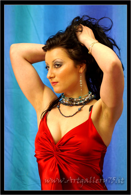 Tatty Blue - Fotomodella di Montecatini Terme (Toscana) disponibile per foto fashion e moda mare.