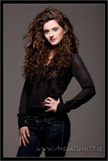 Valentina B. - Fotomodella di Pisa (Toscana) disponibile per foto fashion, moda mare ed intimo.